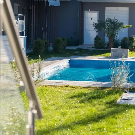 Ofrynio Luxury Apartments & Pool Ofrínion Exterior foto