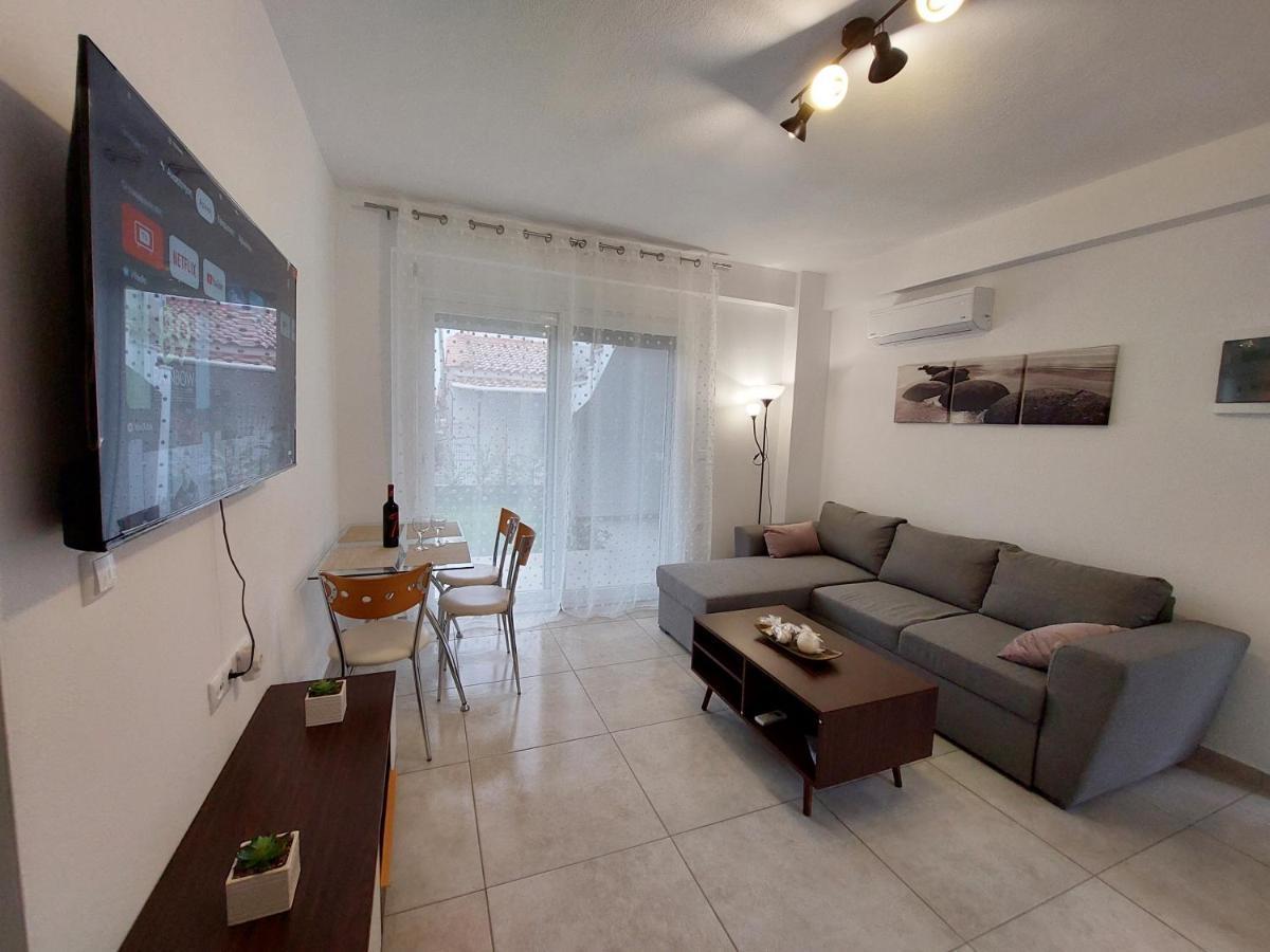Apartment Ofrynio Luxury & Pool *