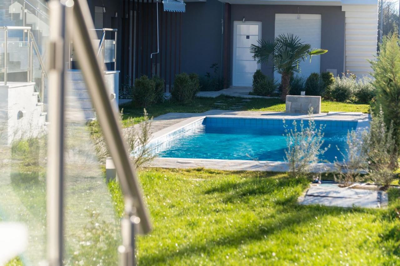 Ofrynio Luxury & Pool *
