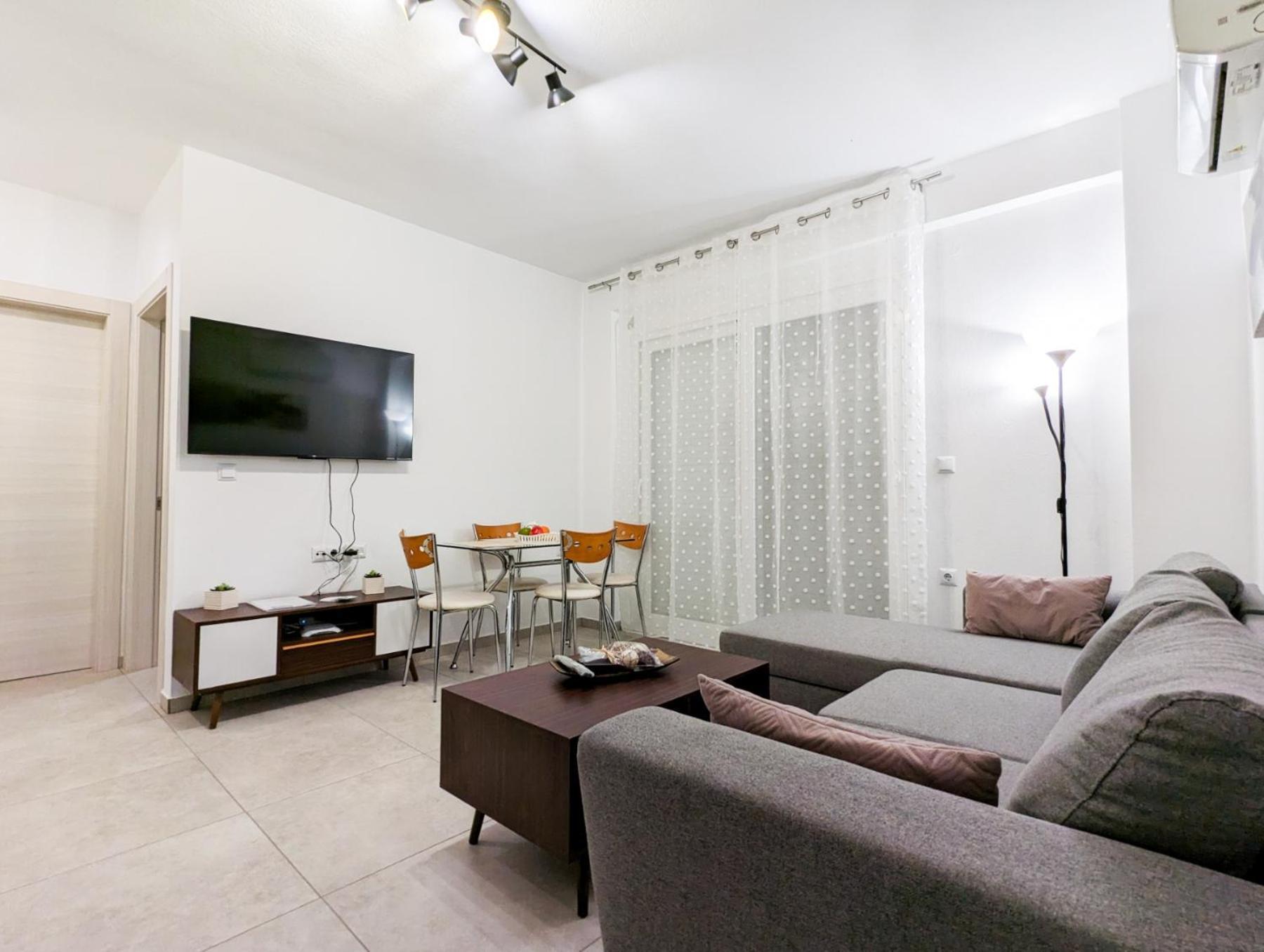 Ofrynio Luxury & Pool Apartment Ofrínion